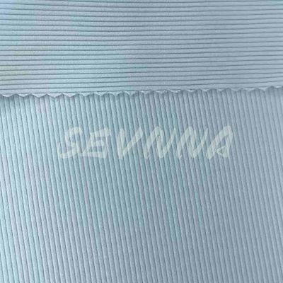 85% de nylon 15% de spandex